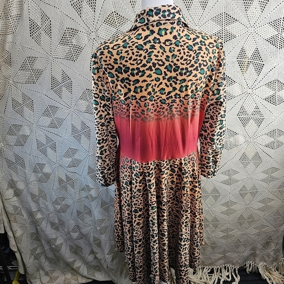 Reborn size Large mid length flowy leapord print, button front dress - Picture 2 of 14
